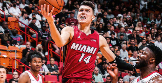 九游娱乐入口-里昂训练开放日，赛后队长鼓劲引欢呼，意甲在即，细节决定成败的简单介绍